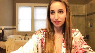 Christinakhalil (Christina Khalil) OnlyFans Leaks YouTube Lebanese-born social media influencer 33