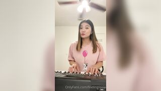 Jasminericegirl (Jasmine Rice) OnlyFans Leaks Asian Chinese gorilla grip coochie 24