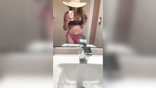 Kristikreamvip (paraprincess77) OnlyFans Leaks Paramedic 45 yo milf 70