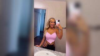 Bellaslaysxo (Bella) OnlyFans Leaks Blonde girl beautiful perky breast and big butt 4