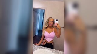 Bellaslaysxo (Bella) OnlyFans Leaks Blonde girl beautiful perky breast and big butt 4