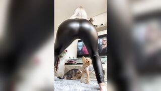 Suavemariaa (Miss_juliaa) OnlyFans Leaks Hot Milf Mom of 2 Yorkies 1