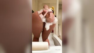 Suavemariaa (Miss_juliaa) OnlyFans Leaks Hot Milf Mom of 2 Yorkies 8