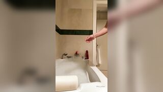 Suavemariaa (Miss_juliaa) OnlyFans Leaks Hot Milf Mom of 2 Yorkies 8