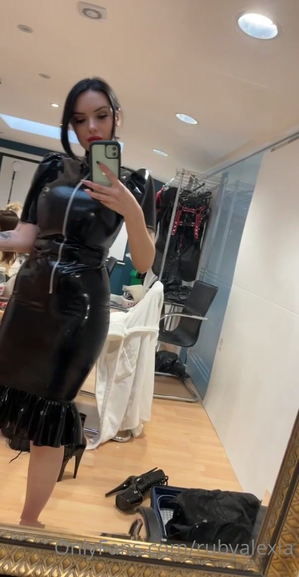 Rubyalexia (Ruby Alexia) OnlyFans Leaks pocket-sized Goth Fetish Queen ...
