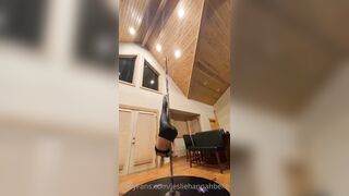 Leslie Golden (lesliehannahbelle) OnlyFans Leaks Instagram Star is a Former Cheerleader 20