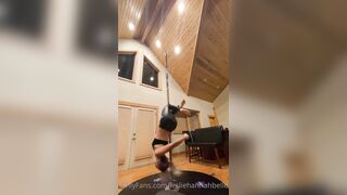 Leslie Golden (lesliehannahbelle) OnlyFans Leaks Instagram Star is a Former Cheerleader 20