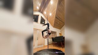 Leslie Golden (lesliehannahbelle) OnlyFans Leaks Instagram Star is a Former Cheerleader 21