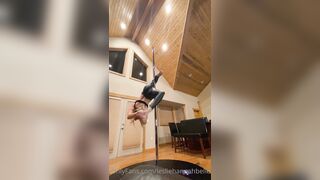 Leslie Golden (lesliehannahbelle) OnlyFans Leaks Instagram Star is a Former Cheerleader 21