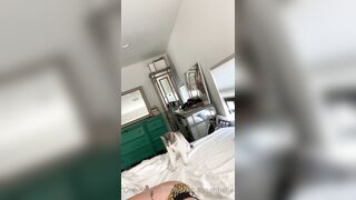 Leslie Golden (lesliehannahbelle) OnlyFans Leaks Instagram Star is a Former Cheerleader 59