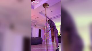 Leslie Golden (lesliehannahbelle) OnlyFans Leaks Instagram Star is a Former Cheerleader 3