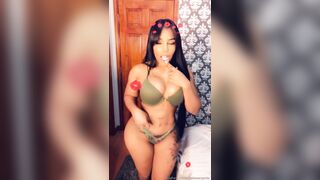 Ariielalalangosta (Ariela) OnlyFans Leaks ariiela1230 Ebony Latina Smug Girl Porn Video 9