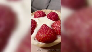 JuicyTooshie (Ashleigh) OnlyFans Leaks Face Reveal Juicy Tooshie Queen of Erotica Porn Video 1