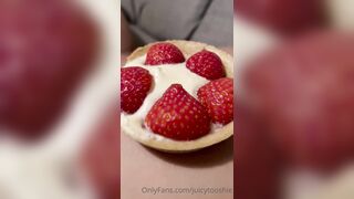 JuicyTooshie (Ashleigh) OnlyFans Leaks Face Reveal Juicy Tooshie Queen of Erotica Porn Video 1