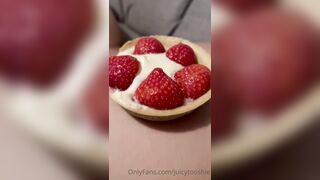 JuicyTooshie (Ashleigh) OnlyFans Leaks Face Reveal Juicy Tooshie Queen of Erotica Porn Video 1