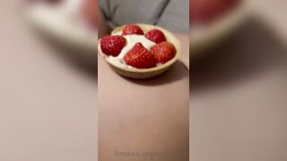 JuicyTooshie (Ashleigh) OnlyFans Leaks Face Reveal Juicy Tooshie Queen of Erotica Porn Video 1