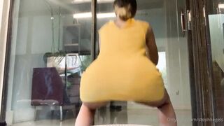 Stephkegels (Steph Kegels) OnlyFans Leaks a gril with a big smile & heart & ass Porn Video 153