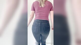 Funmum (Fun Mum aka TheFunMilf) OnlyFans The Fun Milf is a Hot Wife Porn Video 256