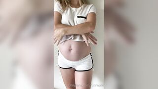 Funmum (Fun Mum aka TheFunMilf) OnlyFans The Fun Milf is a Hot Wife Porn Video 323