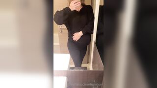 Funmum (Fun Mum aka TheFunMilf) OnlyFans The Fun Milf is a Hot Wife Porn Video 302