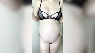 Funmum (Fun Mum aka TheFunMilf) OnlyFans The Fun Milf is a Hot Wife Porn Video 288