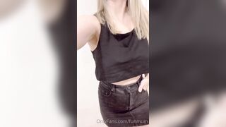 Funmum (Fun Mum aka TheFunMilf) OnlyFans The Fun Milf is a Hot Wife Porn Video 47