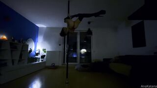 AnaKatana (anndroid17 aka anakatana2) OnlyFans Leaks Ana Katana Slim Crazy Girl Porn Video 2