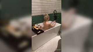 Billiebeever (Billie Beever) OnlyFans Leaks Videocall & Sexting Queen billiebeeverfree Milf Porn Video 1