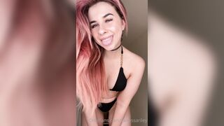 Vanessariley (Nessa aka umadamevanessa988) OnlyFans Leaks 21 years old naughty girl from Canada Porn 49