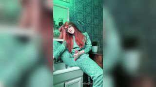 Olivewood (Olive Wood aka OliveWoodMFC) OnlyFans Leaks Red Head Slut is Horny Porn Video 171
