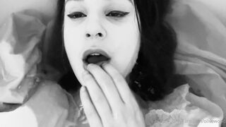 Olivewood (Olive Wood aka OliveWoodMFC) OnlyFans Leaks Red Head Slut is Horny Porn Video 360