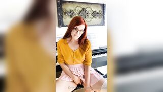 Olivewood (Olive Wood aka OliveWoodMFC) OnlyFans Leaks Red Head Slut is Horny Porn Video 669