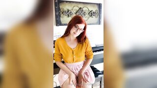 Olivewood (Olive Wood aka OliveWoodMFC) OnlyFans Leaks Red Head Slut is Horny Porn Video 669
