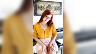 Olivewood (Olive Wood aka OliveWoodMFC) OnlyFans Leaks Red Head Slut is Horny Porn Video 536