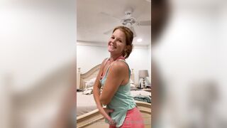 redhotwife88 (RWife88) OnlyFans Leaks Redhead Hotwife and Milf in the Swinger Lifestyle Porn Video 15