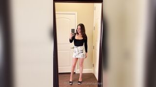 Alanaaraya (Alana Araya aka alanaallovertheplace) OnlyFans Leaks Average Girl Next Door Getting Naughty Porn Video 43
