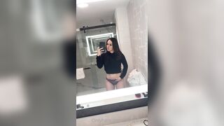 Alanaaraya (Alana Araya aka alanaallovertheplace) OnlyFans Leaks Average Girl Next Door Getting Naughty Porn Video 19