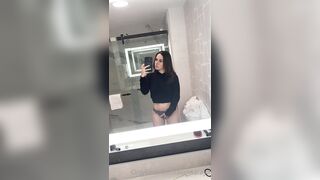 Alanaaraya (Alana Araya aka alanaallovertheplace) OnlyFans Leaks Average Girl Next Door Getting Naughty Porn Video 19