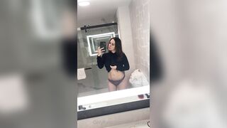 Alanaaraya (Alana Araya aka alanaallovertheplace) OnlyFans Leaks Average Girl Next Door Getting Naughty Porn Video 19