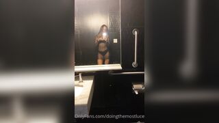 Lucelu (mynamesluce aka doingthemostluce aka tslucesworld) OnlyFans Leaks Electric Chick Porn Video 27